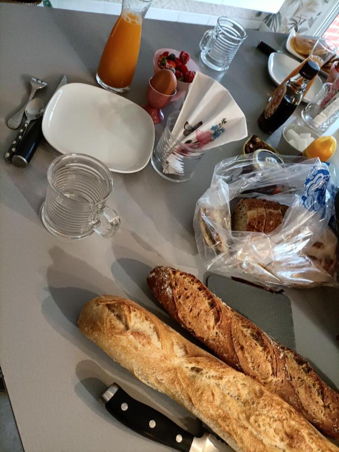 Les Bichettes Bed & Breakfast Mortagne-sur-Sevre Екстериор снимка