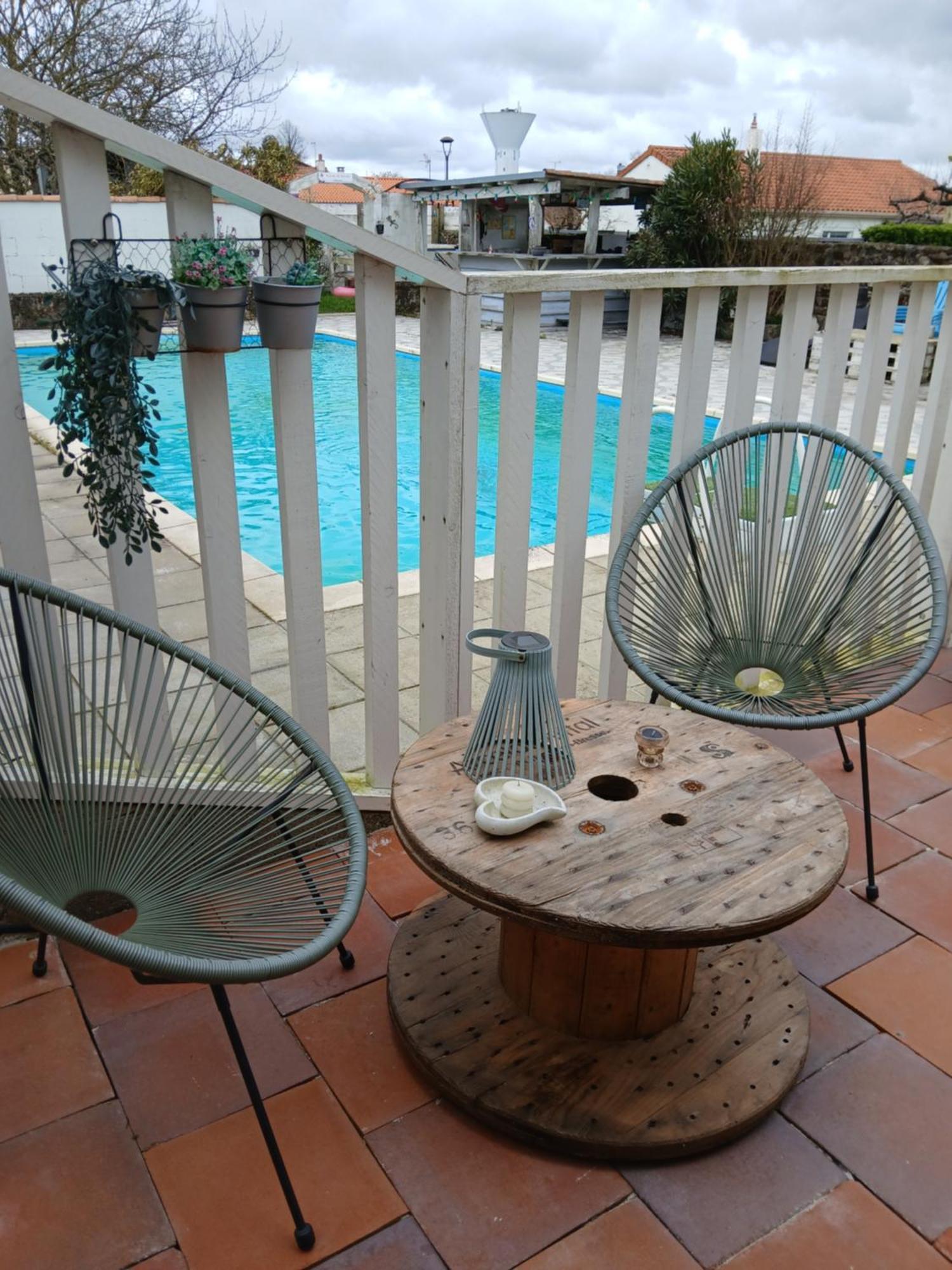 Les Bichettes Bed & Breakfast Mortagne-sur-Sevre Екстериор снимка